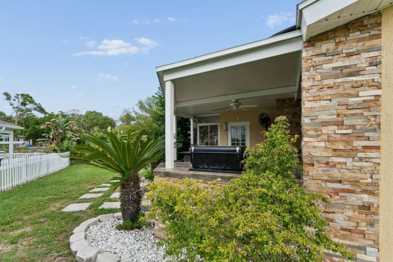TROPIC SHORES - Residential