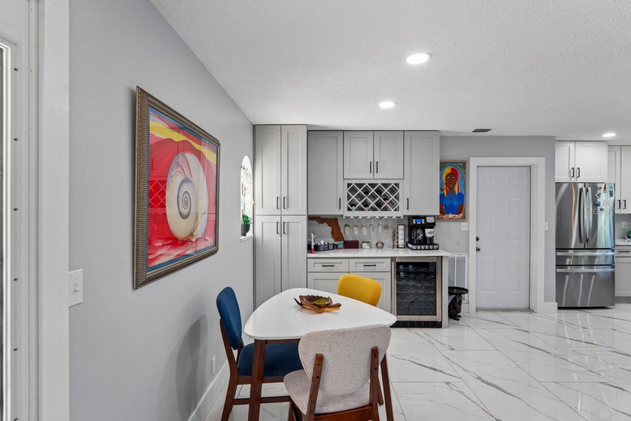 TROPIC SHORES - Residential