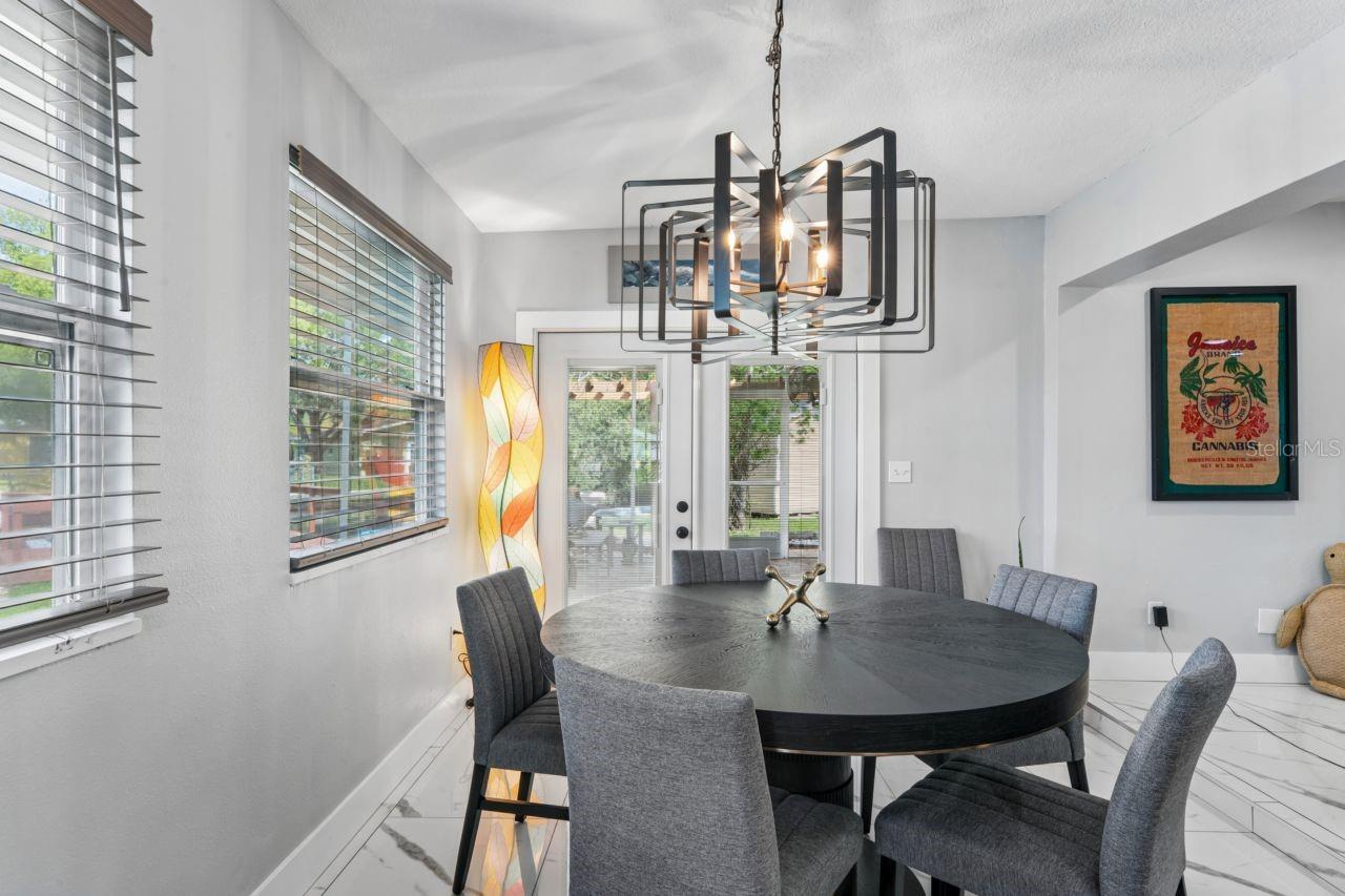 TROPIC SHORES - Residential