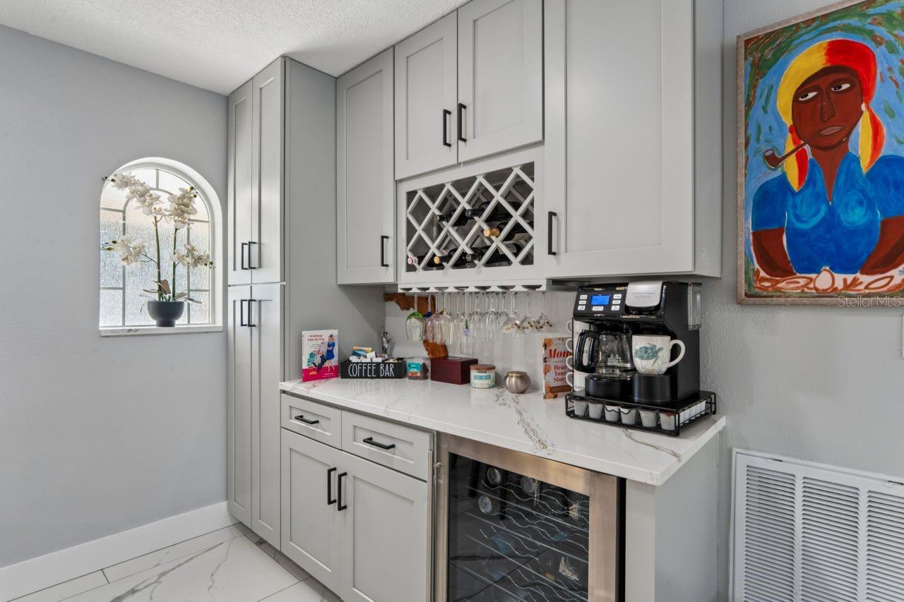 TROPIC SHORES - Residential