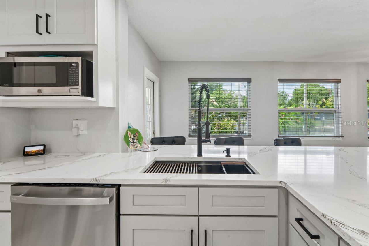 TROPIC SHORES - Residential