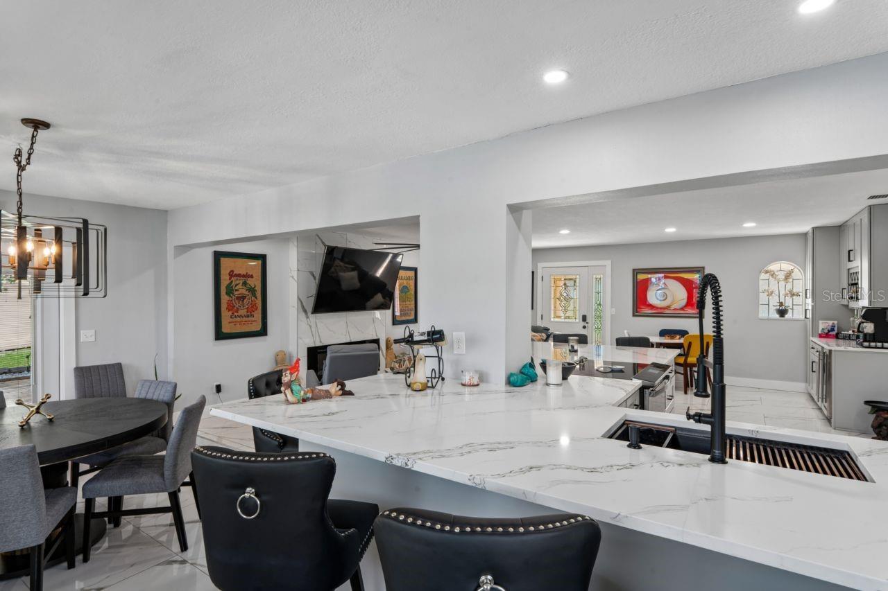 TROPIC SHORES - Residential