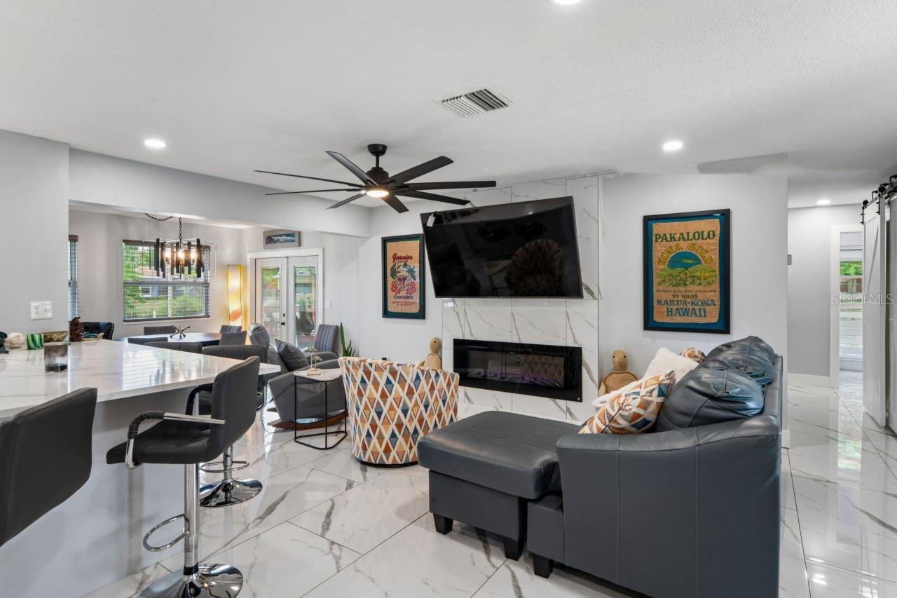 TROPIC SHORES - Residential