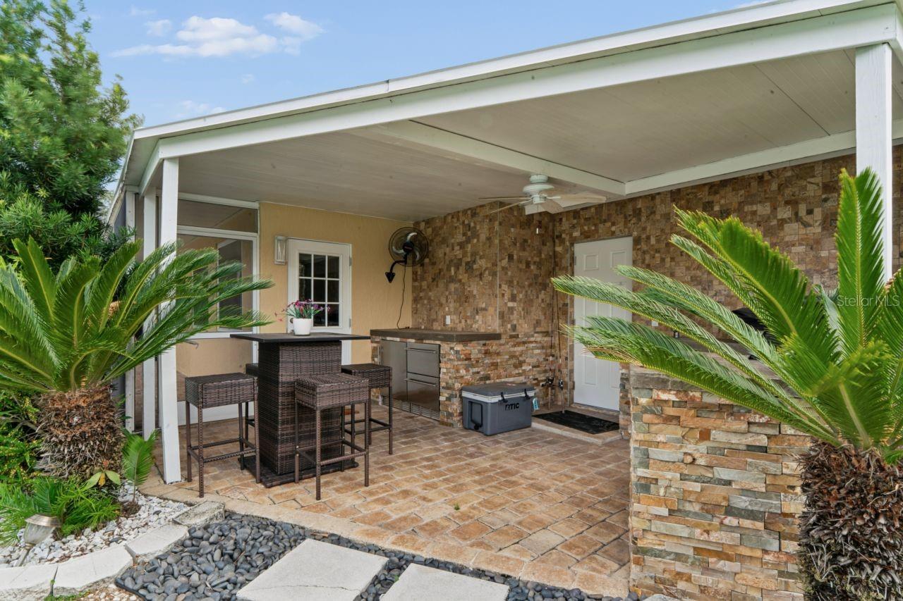 TROPIC SHORES - Residential