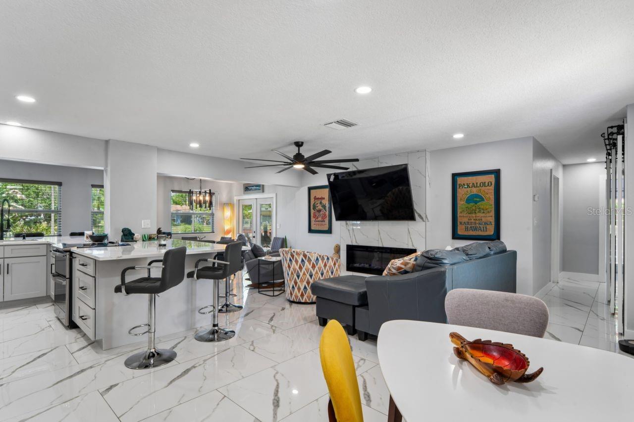 TROPIC SHORES - Residential