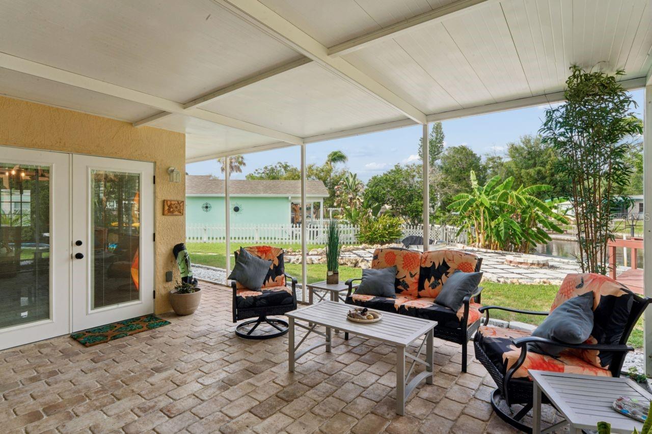 TROPIC SHORES - Residential