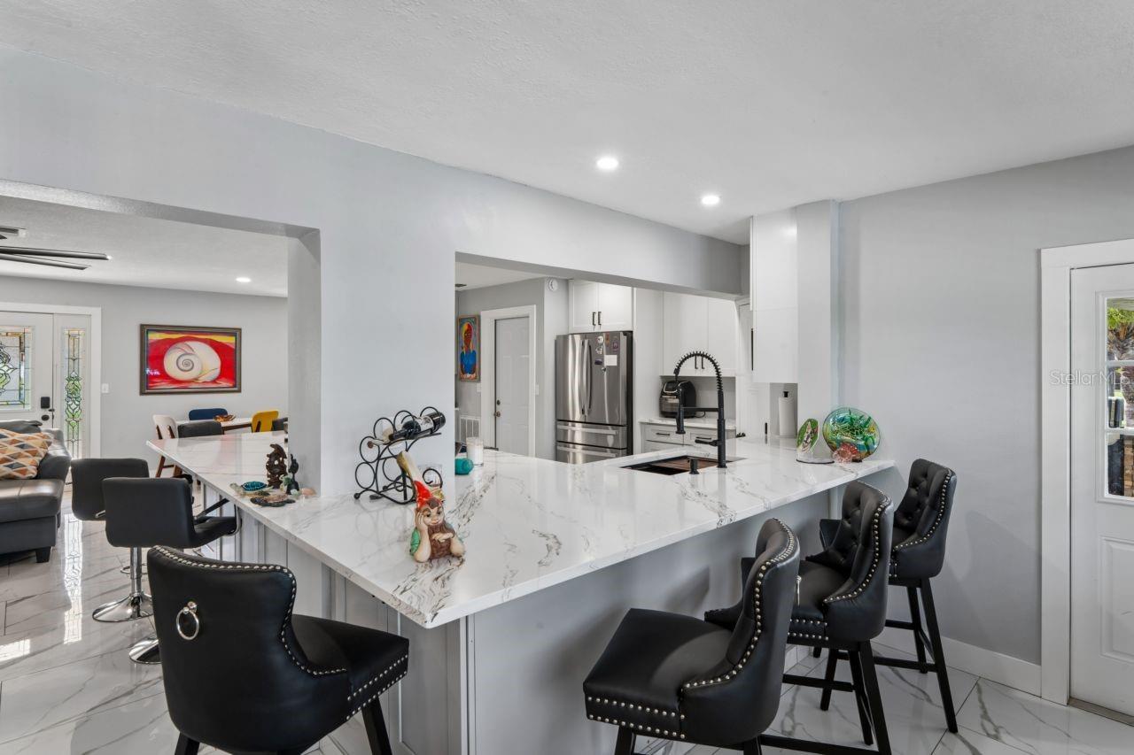 TROPIC SHORES - Residential