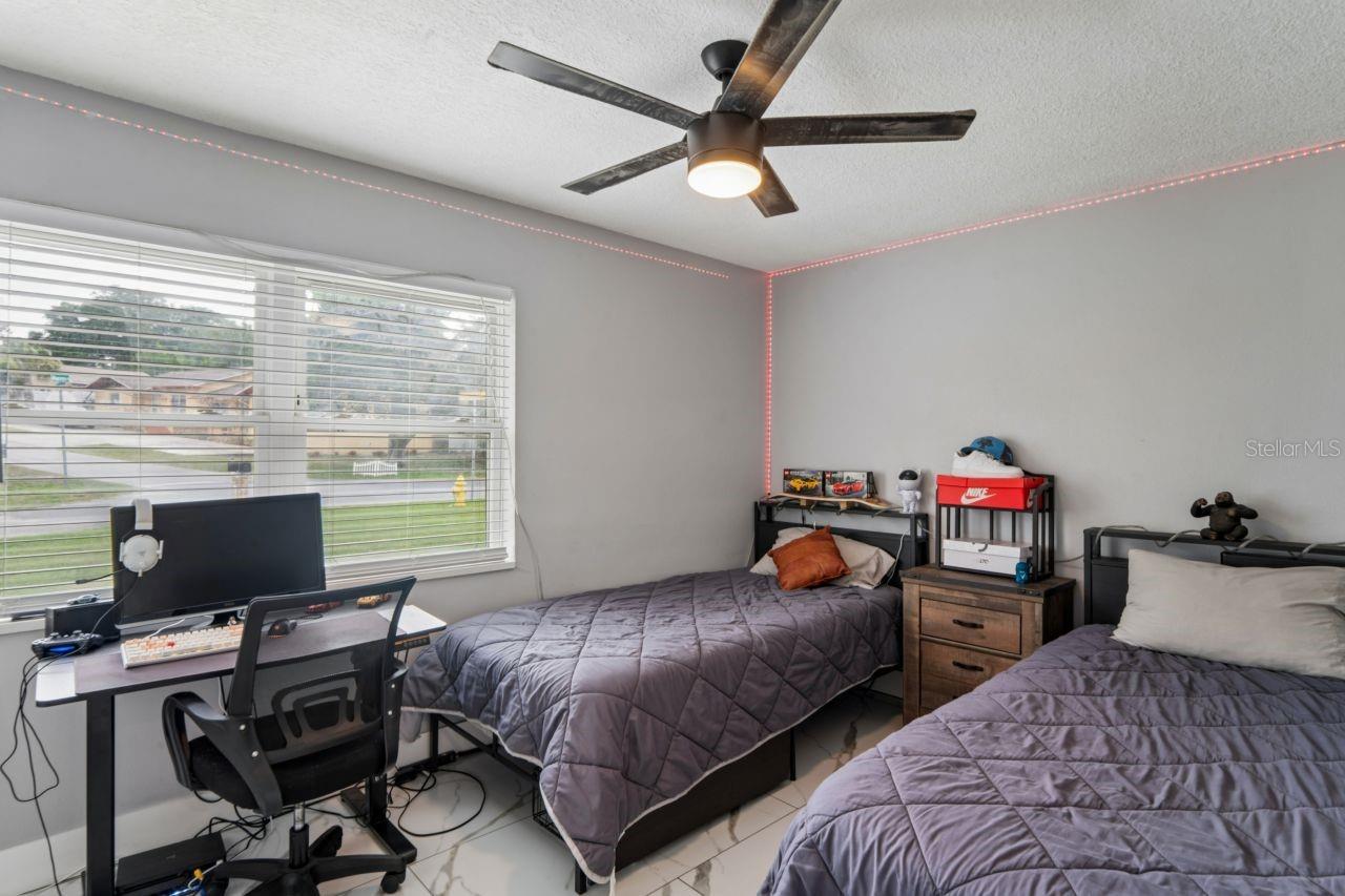 TROPIC SHORES - Residential