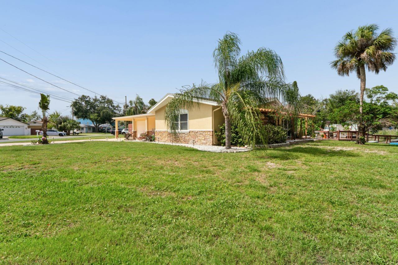 TROPIC SHORES - Residential