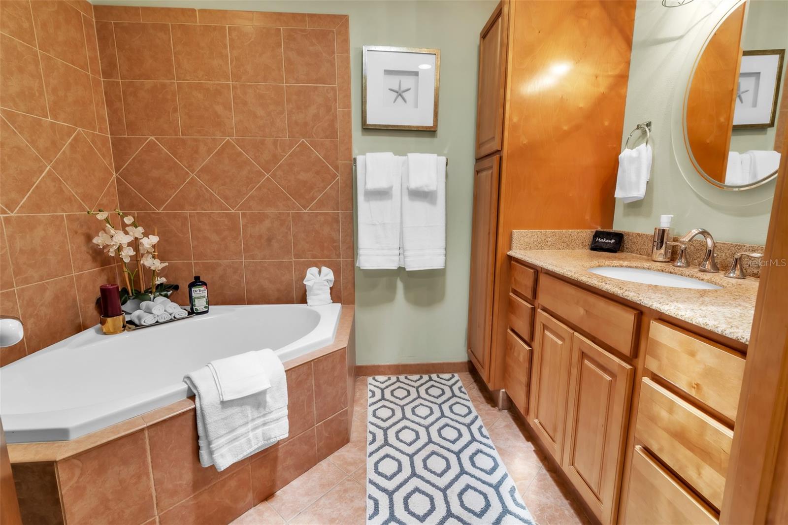 HAMPSHIRE ACRES - Residential