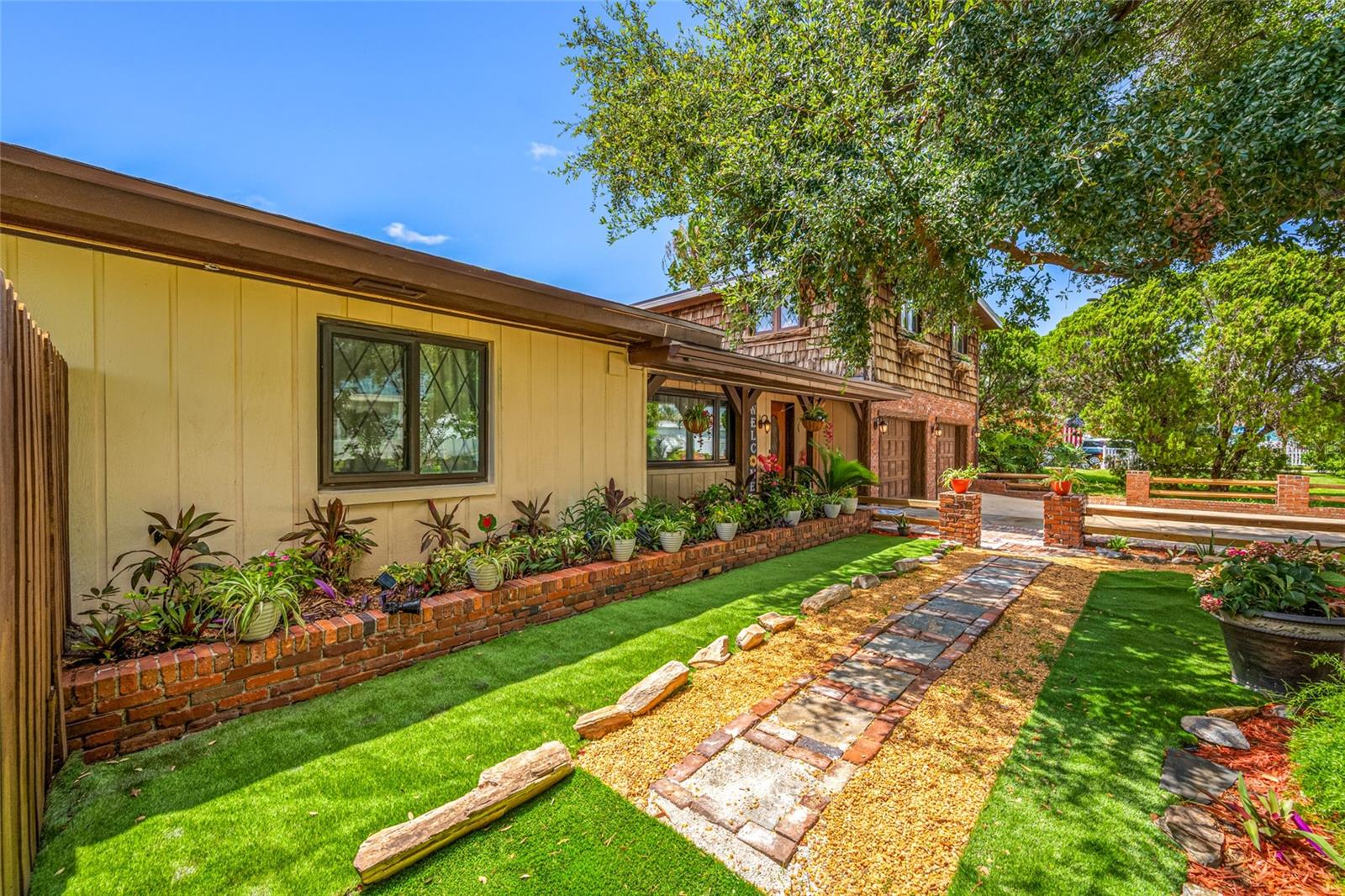 HAMPSHIRE ACRES - Residential