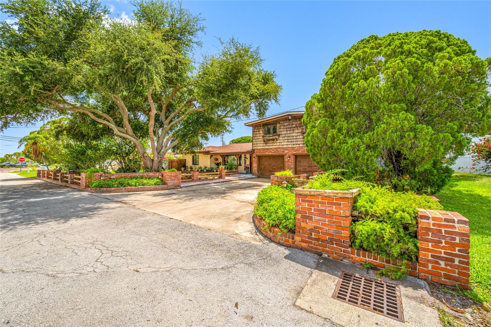 HAMPSHIRE ACRES - Residential