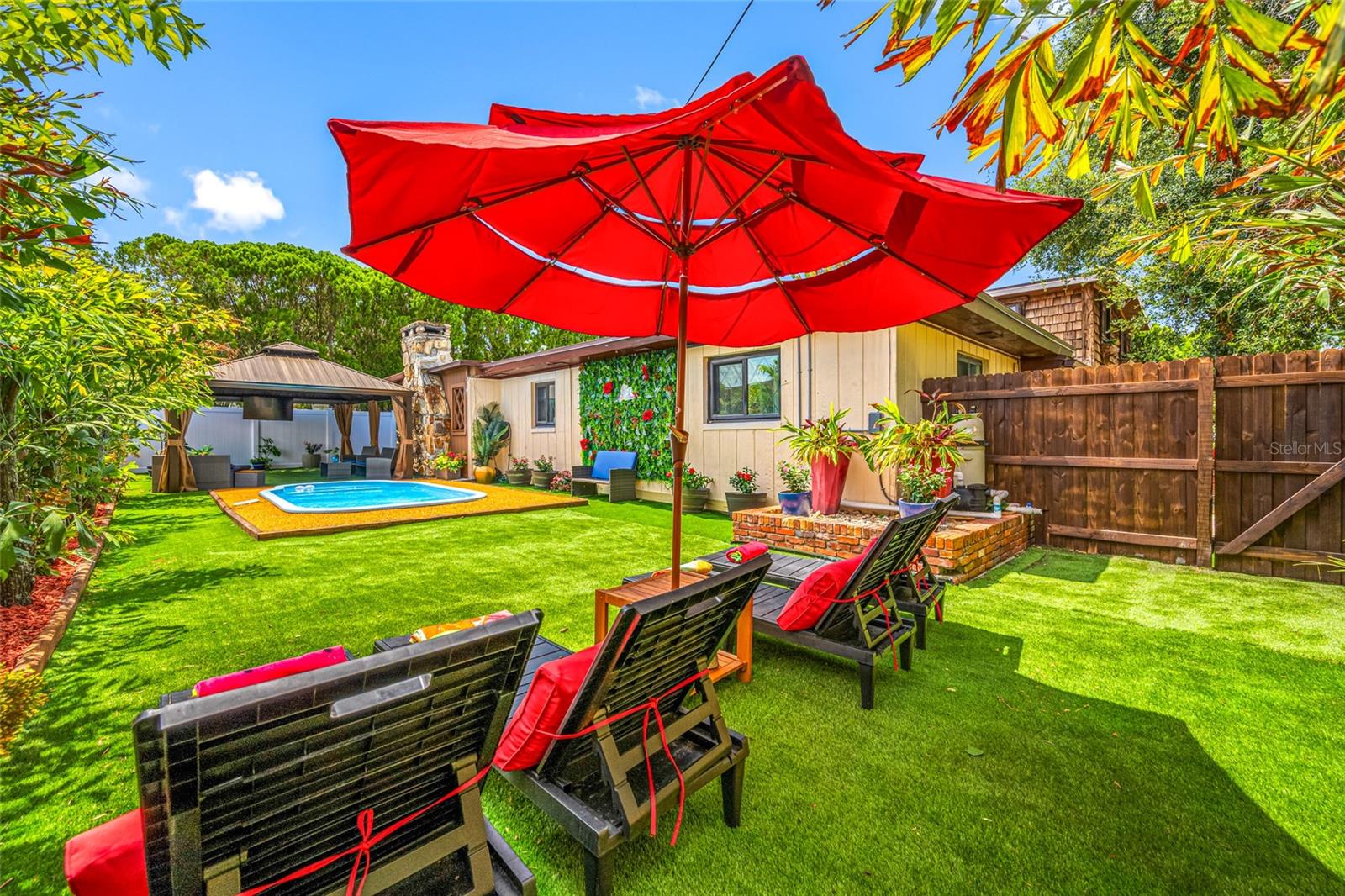 HAMPSHIRE ACRES - Residential