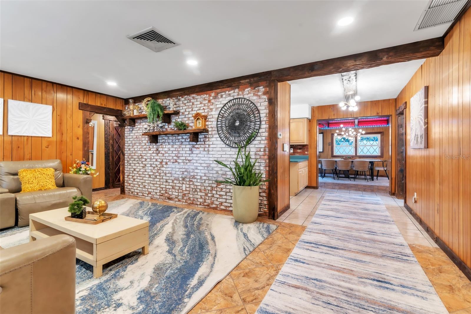 HAMPSHIRE ACRES - Residential