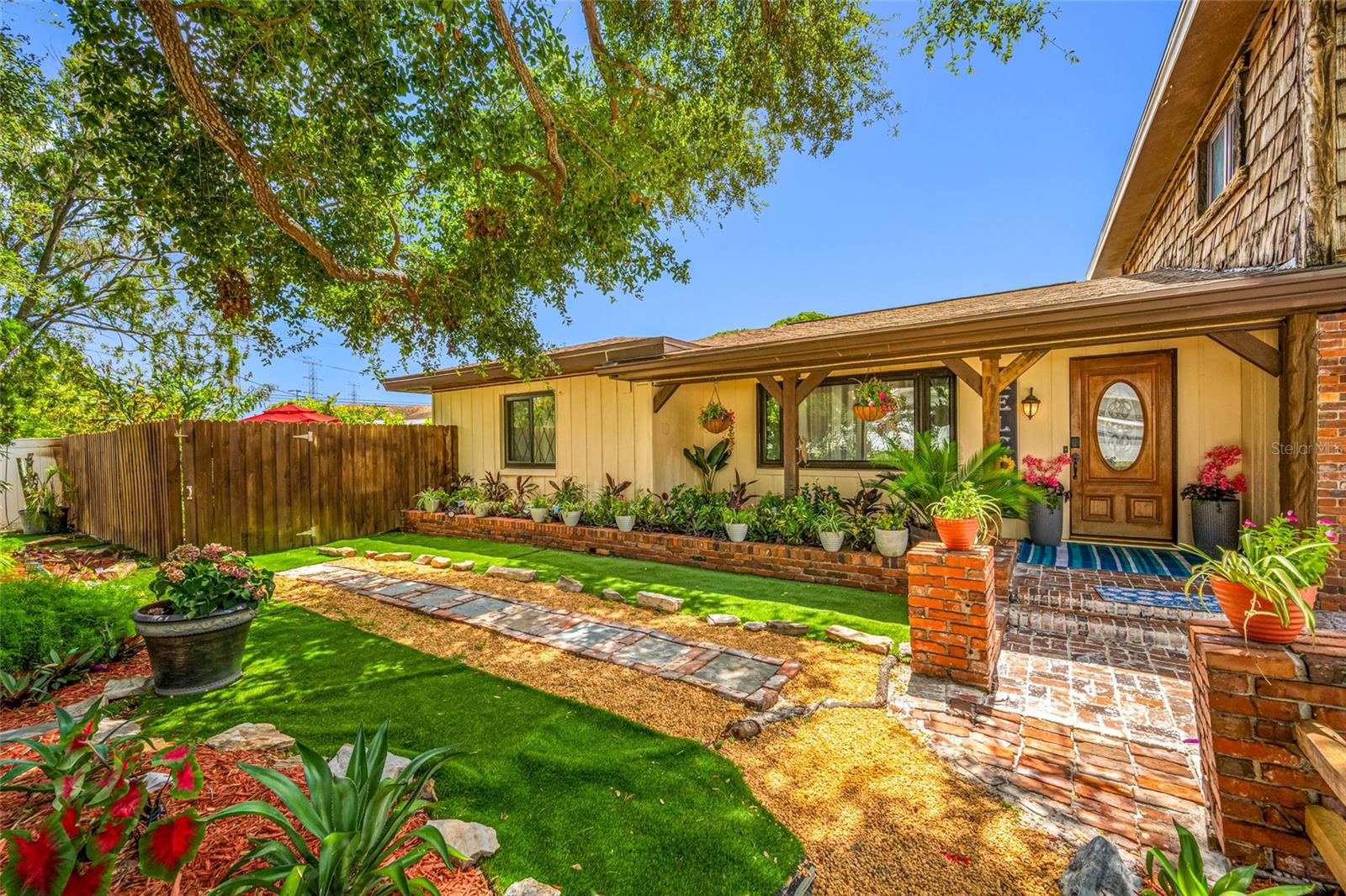 HAMPSHIRE ACRES - Residential
