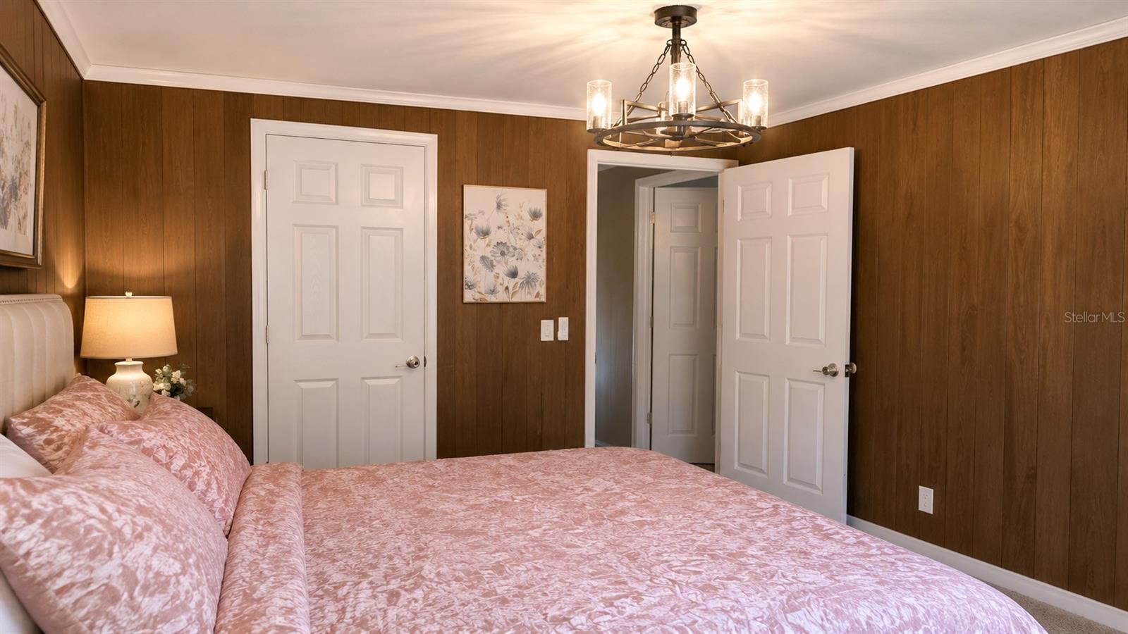 HAMPSHIRE ACRES - Residential