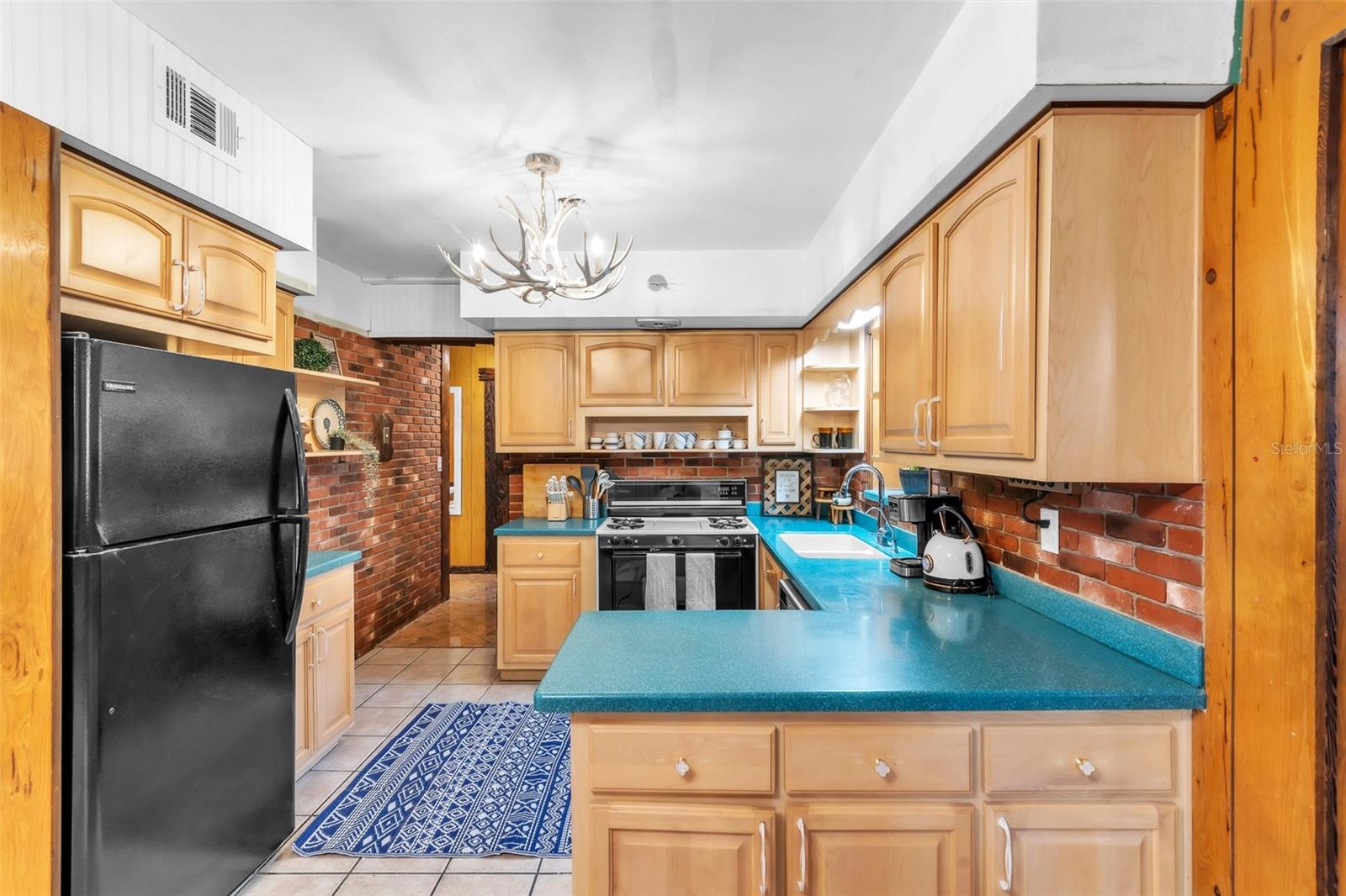 HAMPSHIRE ACRES - Residential