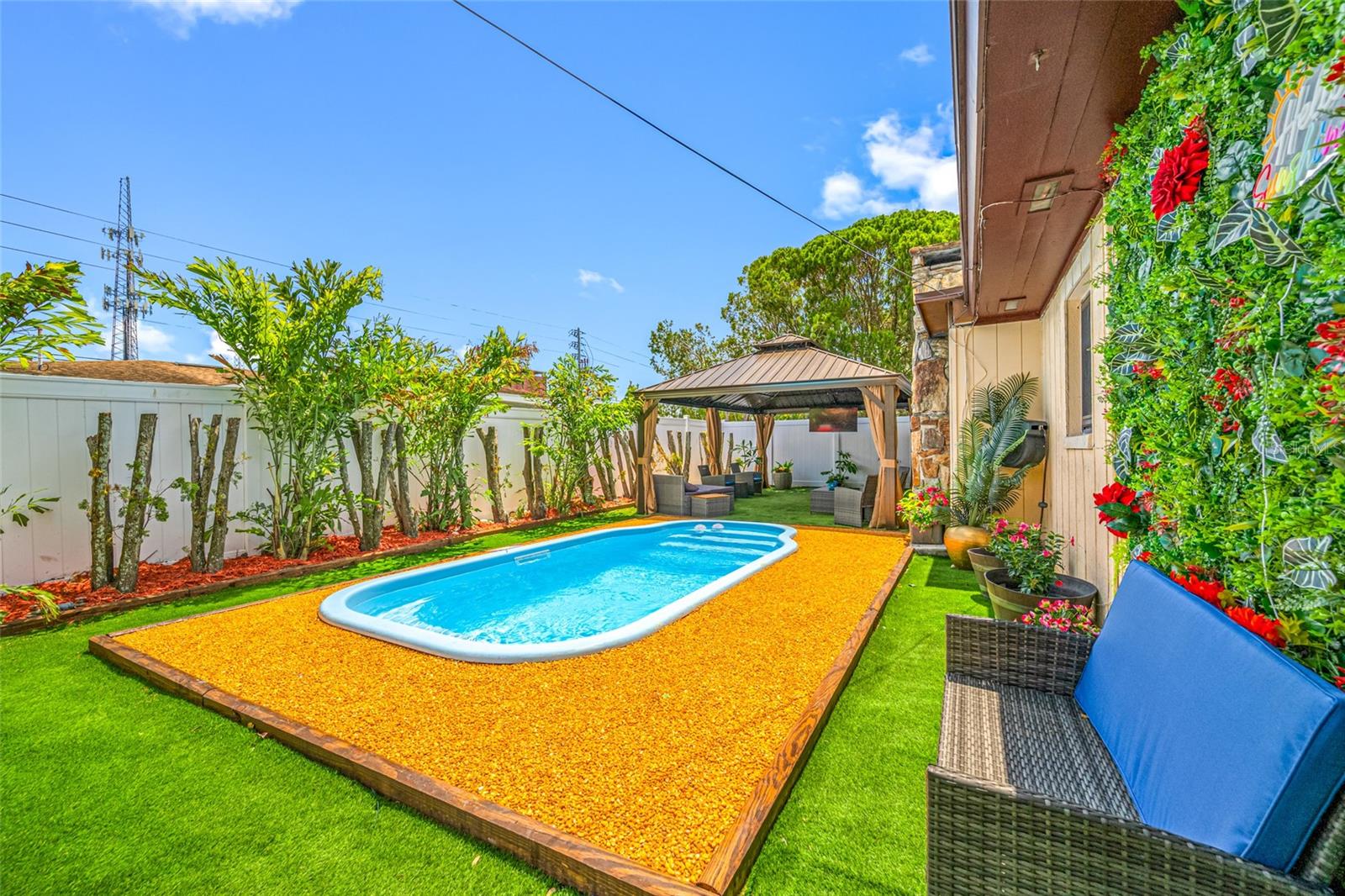 HAMPSHIRE ACRES - Residential