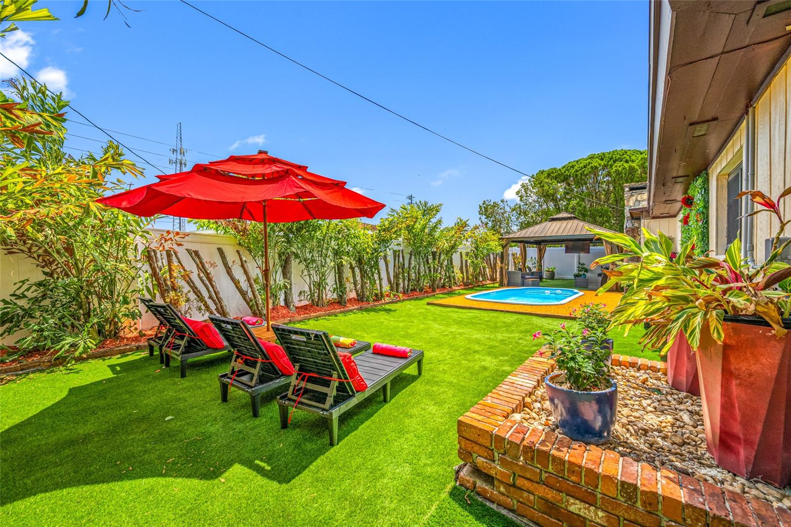 HAMPSHIRE ACRES - Residential