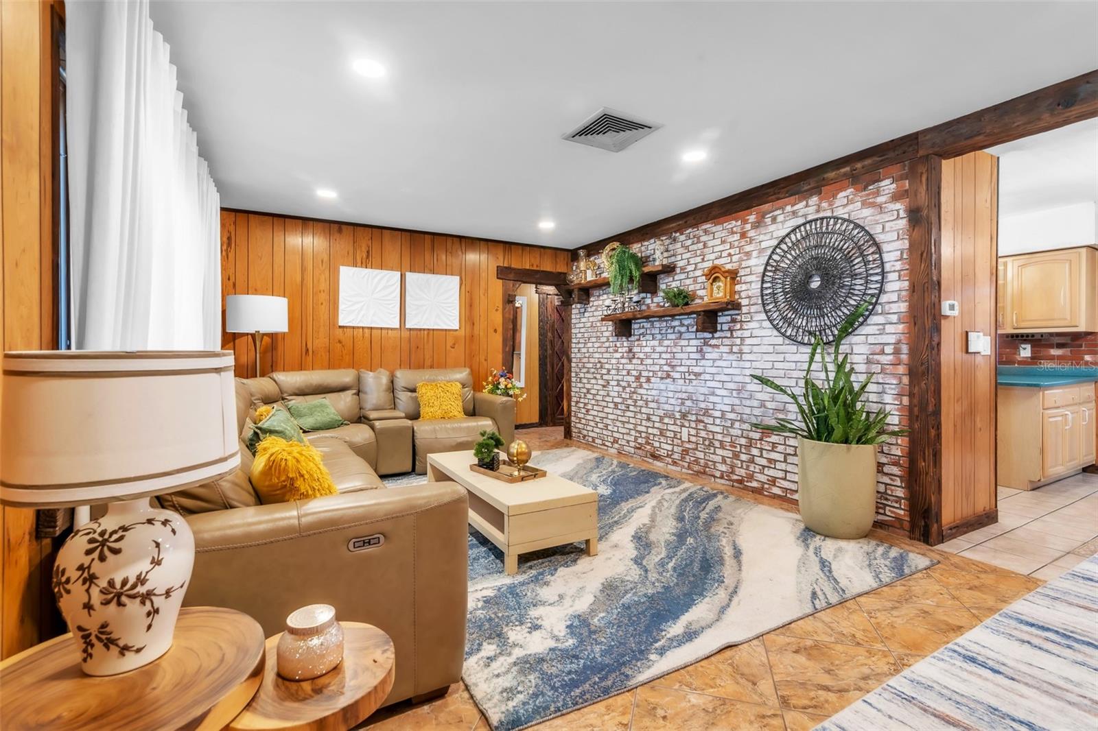 HAMPSHIRE ACRES - Residential