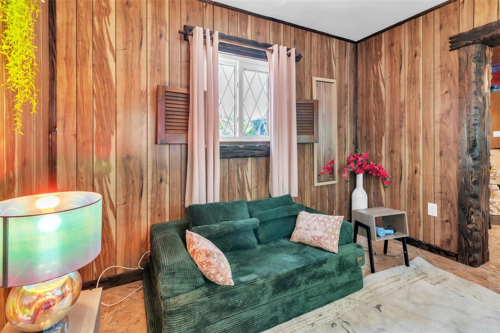 HAMPSHIRE ACRES - Residential