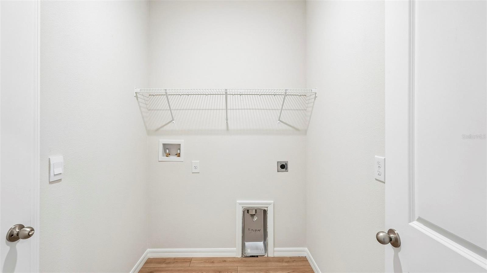 OAKFIELD TRAILS - Residential