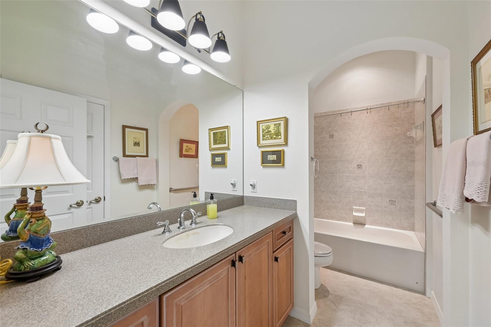 MAPLEWOOD CONDO - Residential