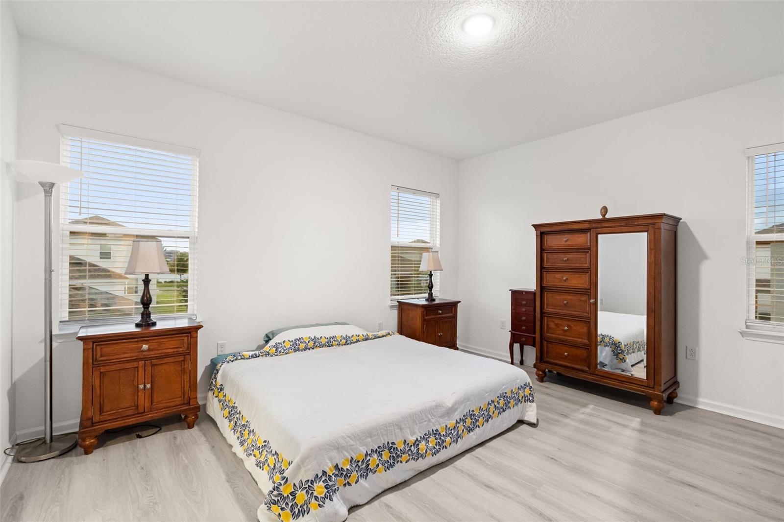 LAKESIDE AT HAMLIN - Residential