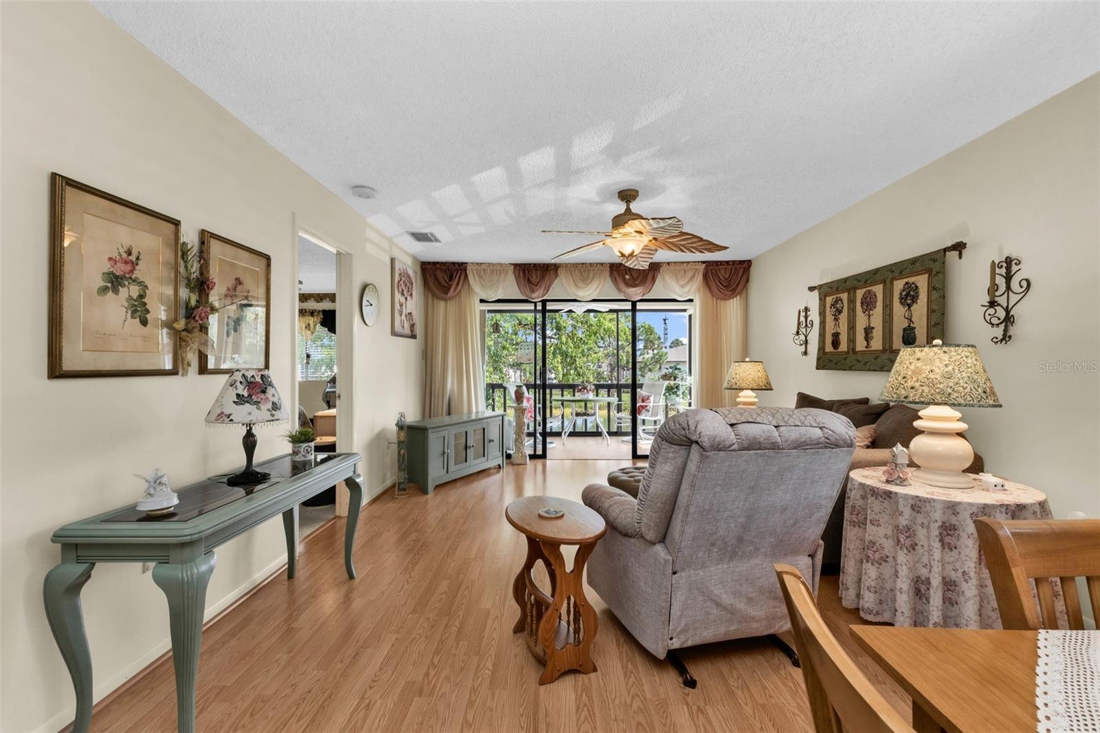 VILLAGE LAKE - Residential