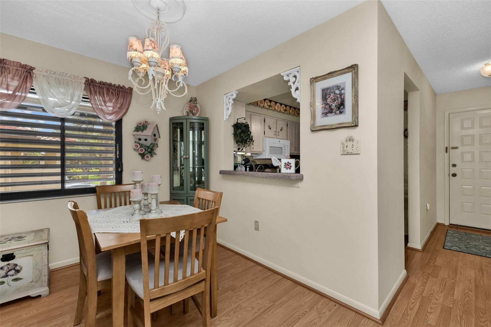 VILLAGE LAKE - Residential