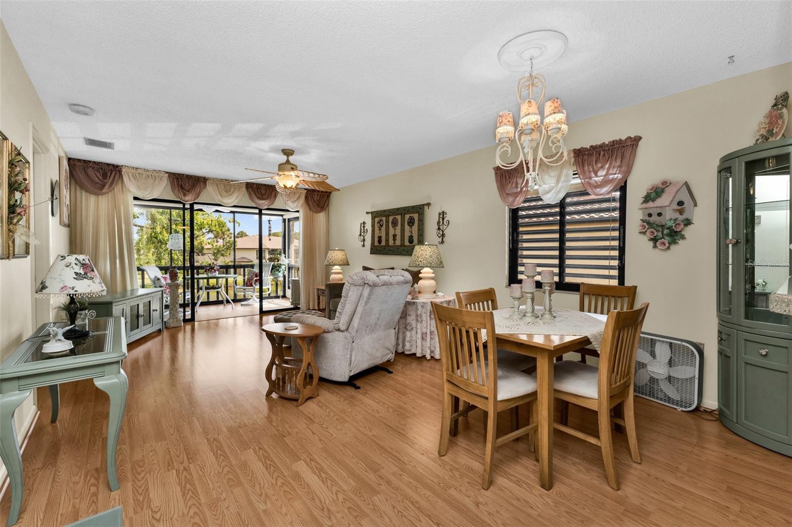 VILLAGE LAKE - Residential