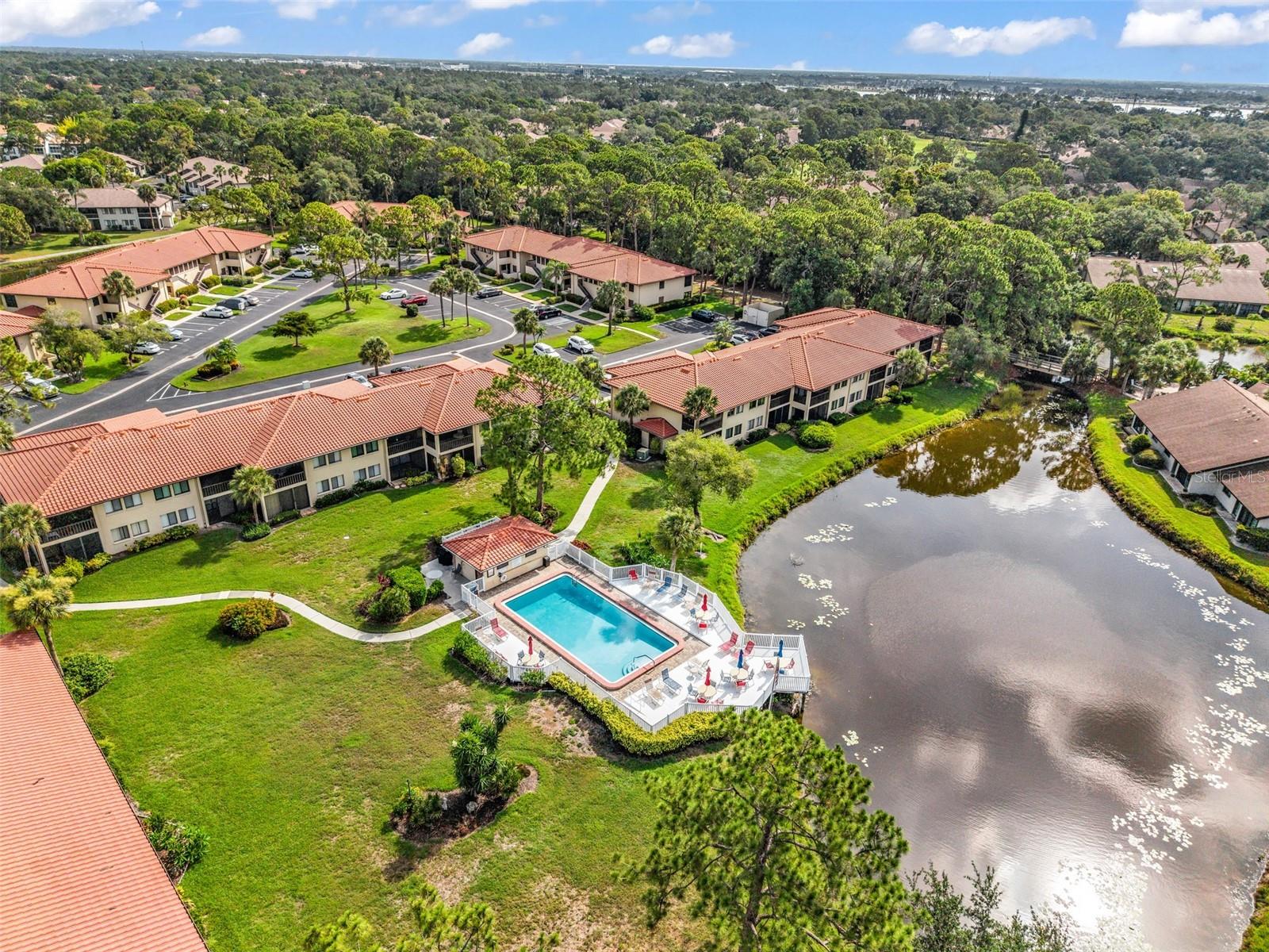 VILLAGE LAKE - Residential
