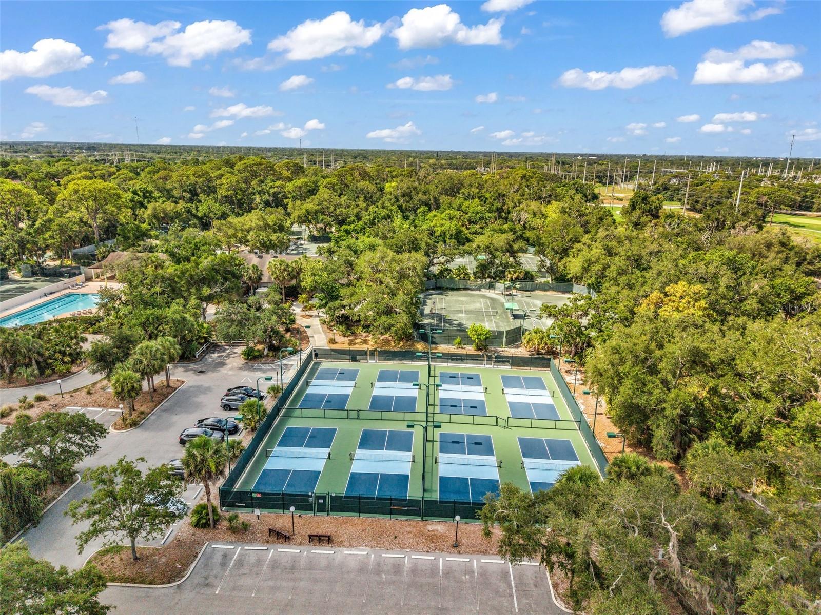VILLAGE LAKE - Residential