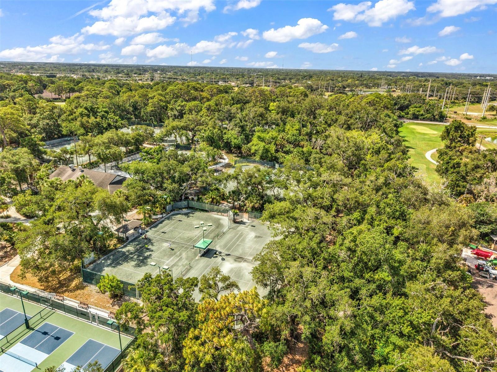 VILLAGE LAKE - Residential