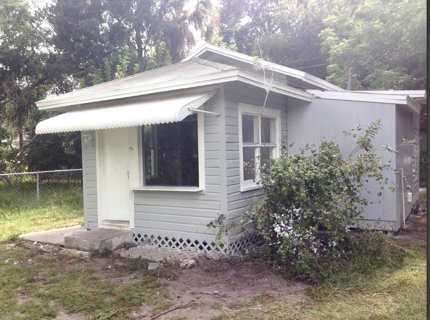 PLAZA PARK - Residential Lease