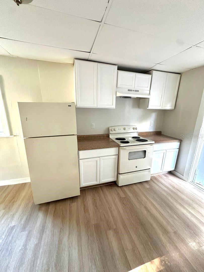 PLAZA PARK - Residential Lease