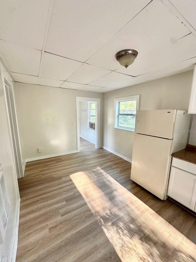 PLAZA PARK - Residential Lease