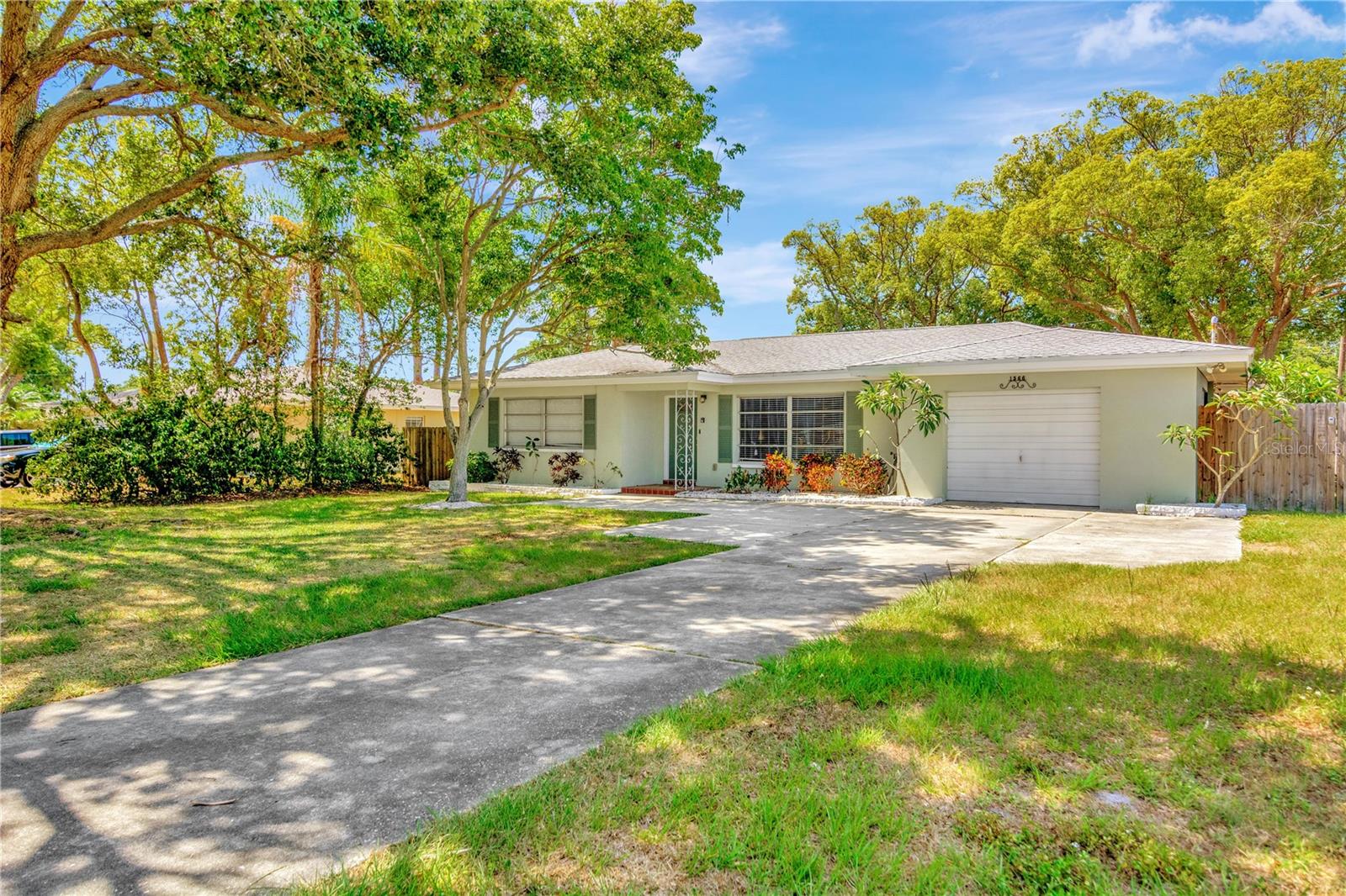 SUNSET LAKE ESTATES - Residential