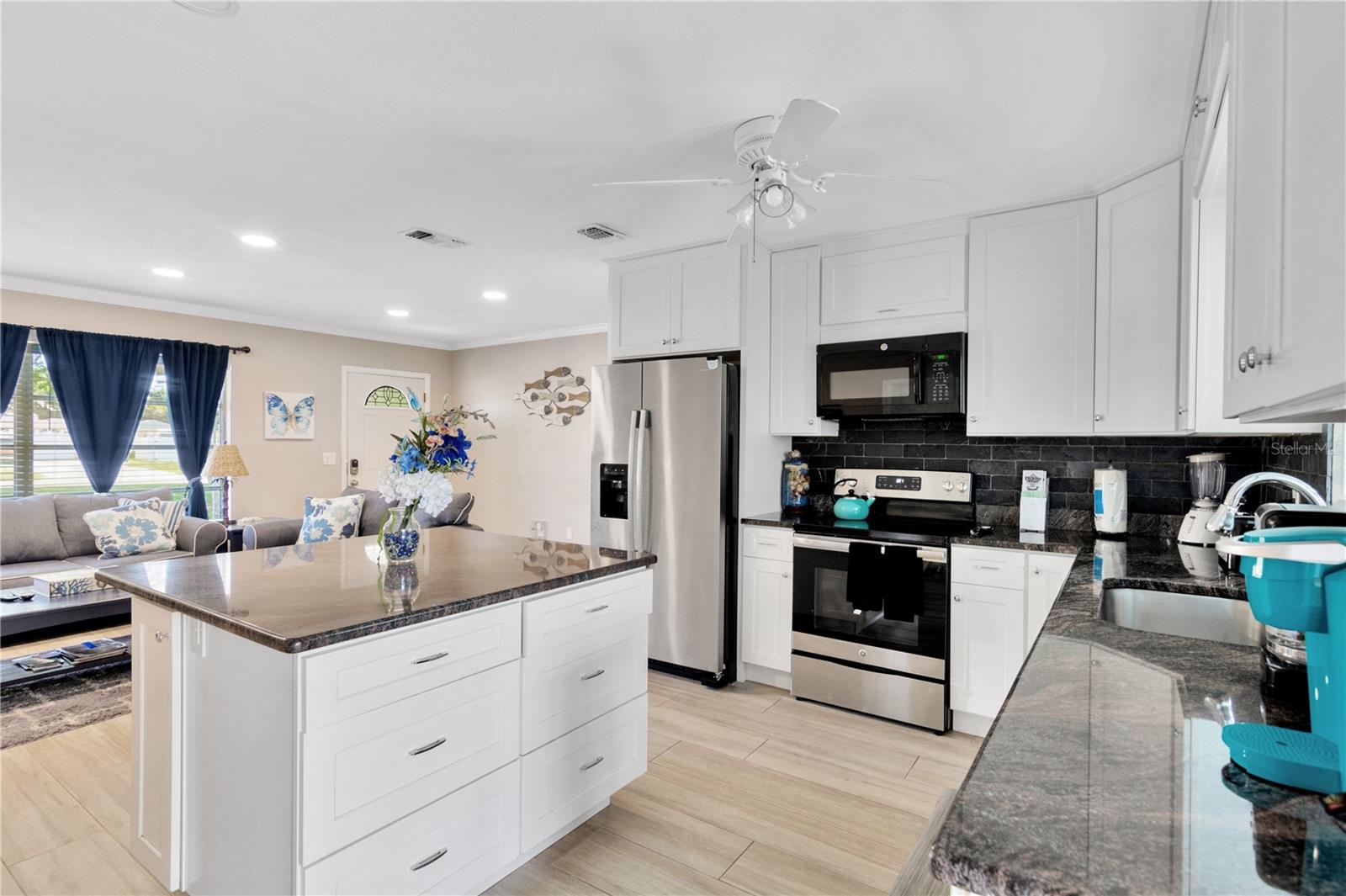 SUNSET LAKE ESTATES - Residential