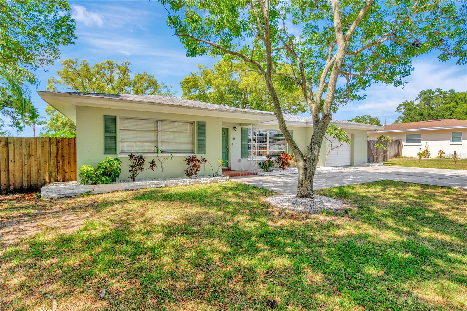 SUNSET LAKE ESTATES - Residential