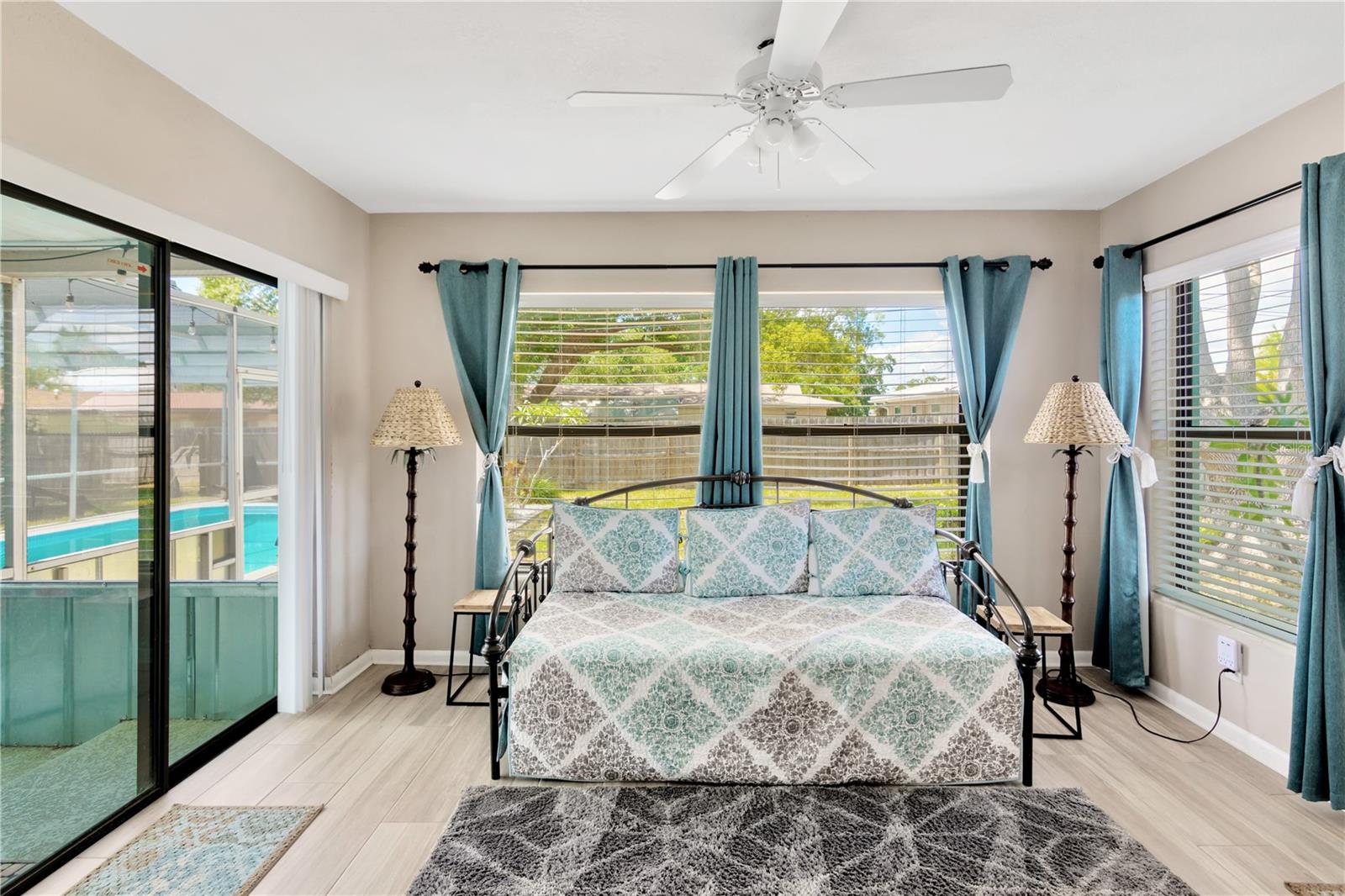SUNSET LAKE ESTATES - Residential
