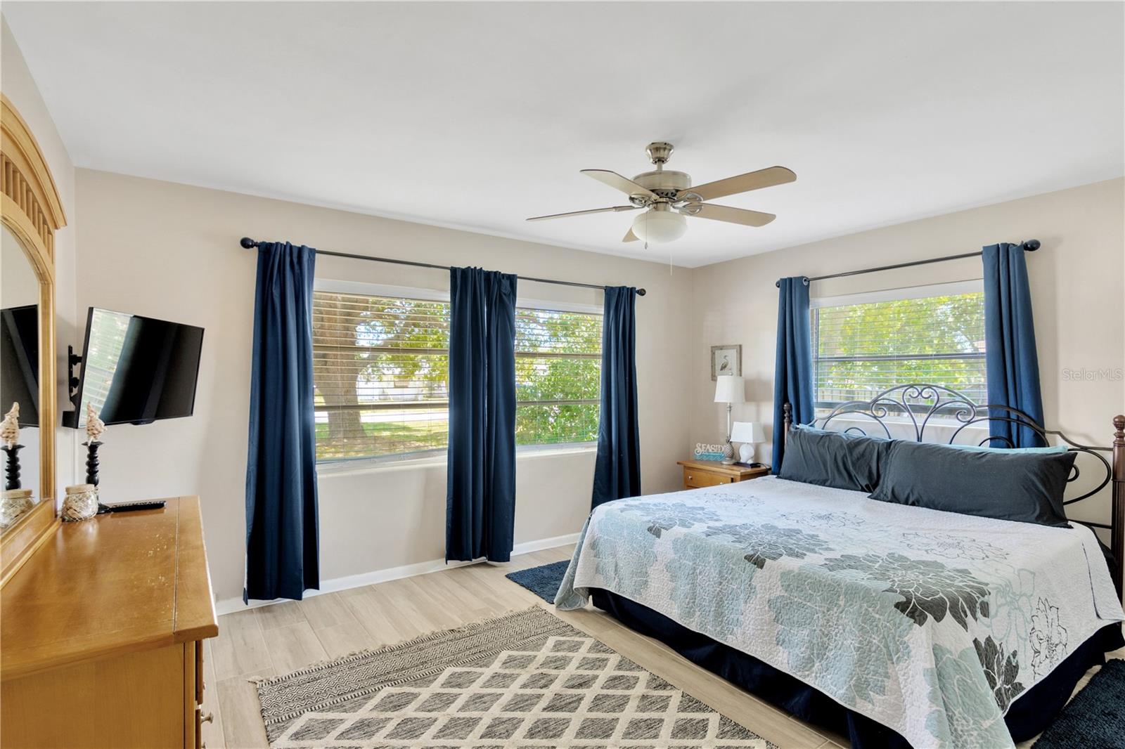 SUNSET LAKE ESTATES - Residential