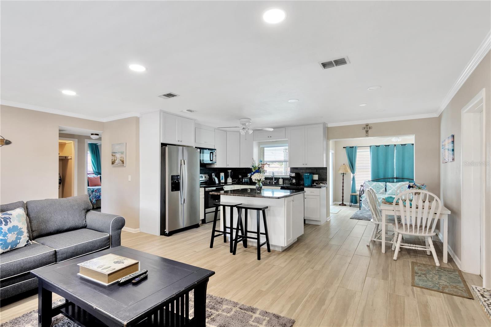 SUNSET LAKE ESTATES - Residential