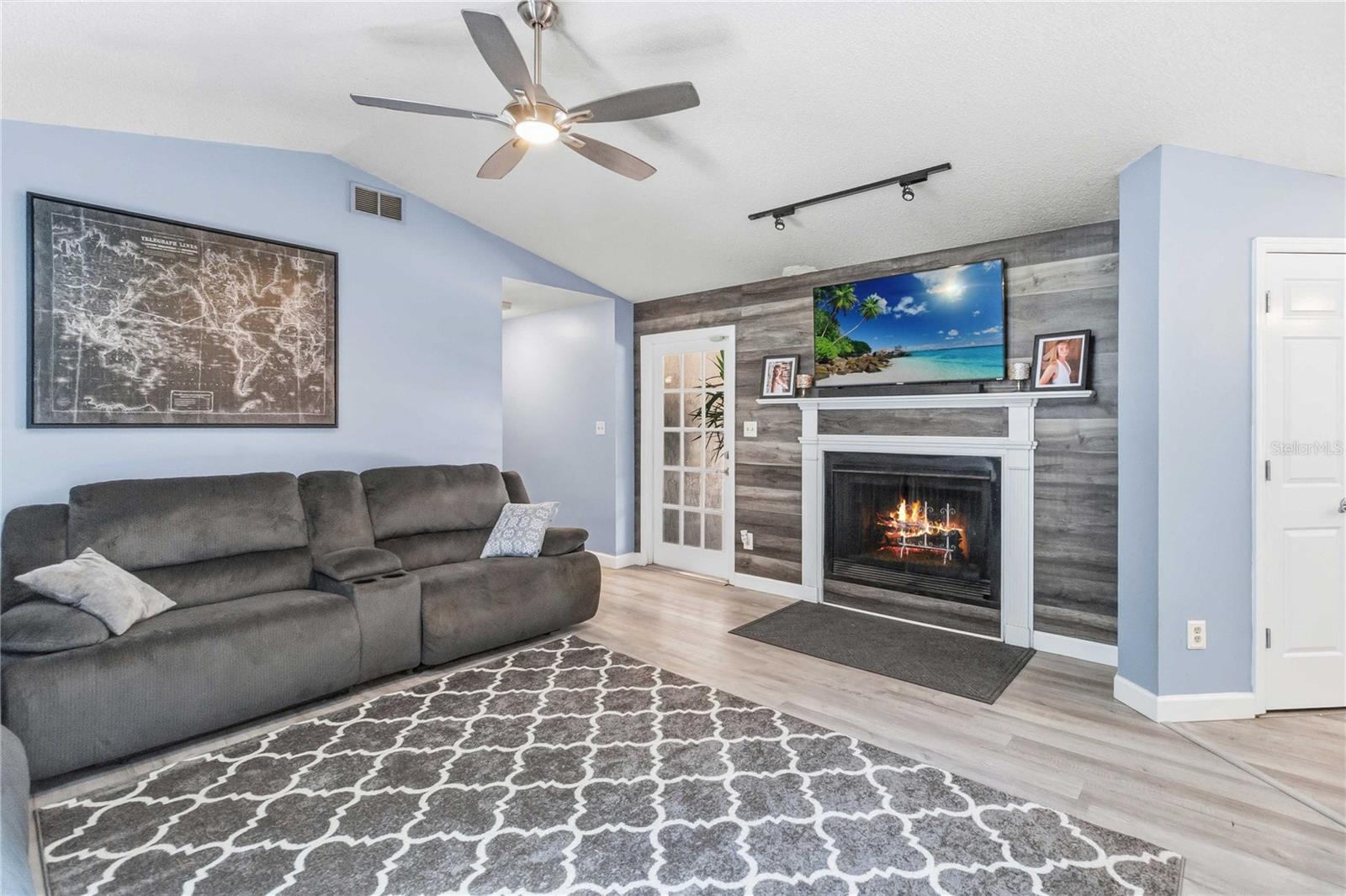 COUNTRY DOWNS PH 1 - Residential