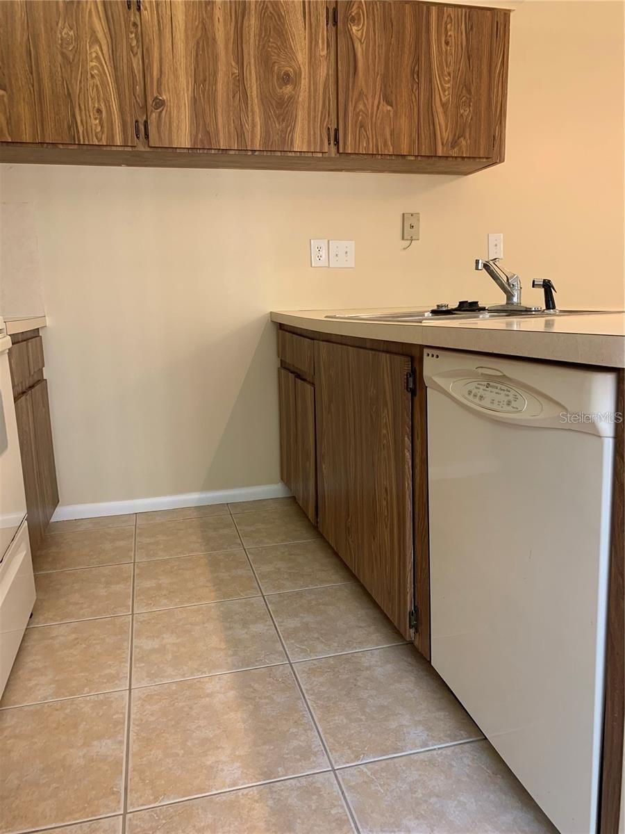 WEDGE WOOD OF PALM HARBOR UNIT 1 - Residential Lease