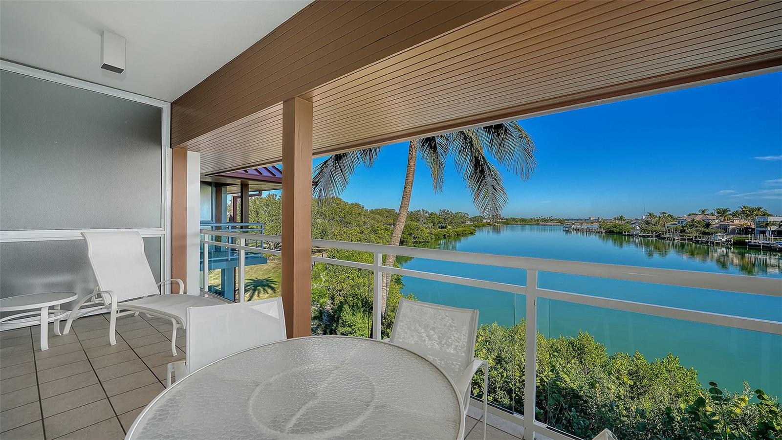 INN ON THE BEACH PH III - Residential