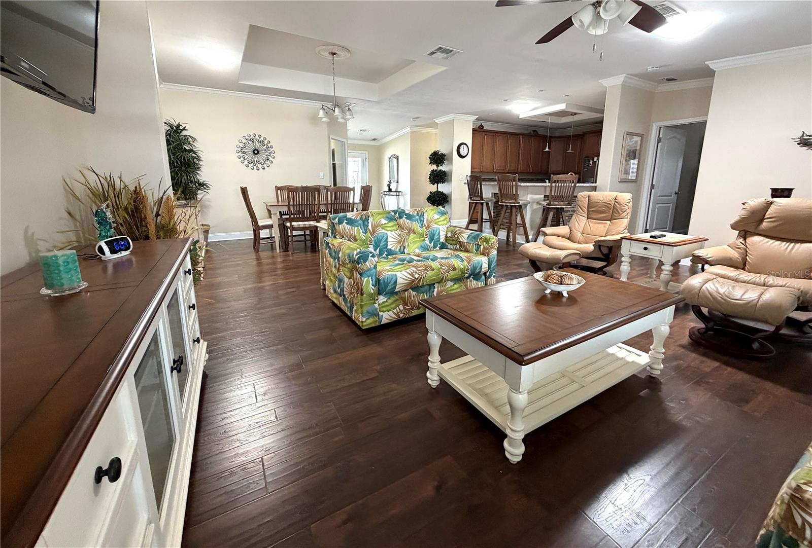 COUNTRY CLUB ESTATES - Residential