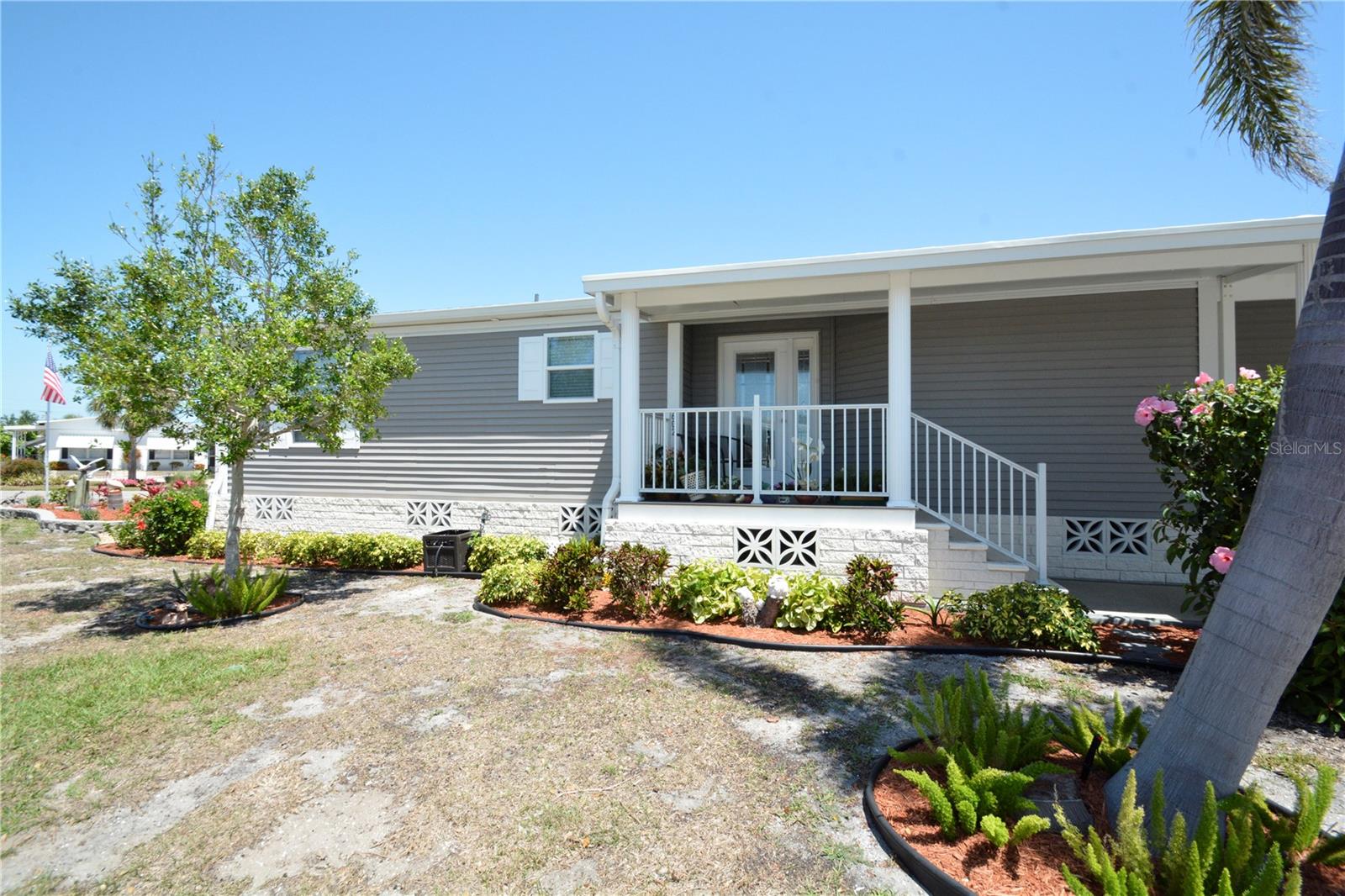 COUNTRY CLUB ESTATES - Residential