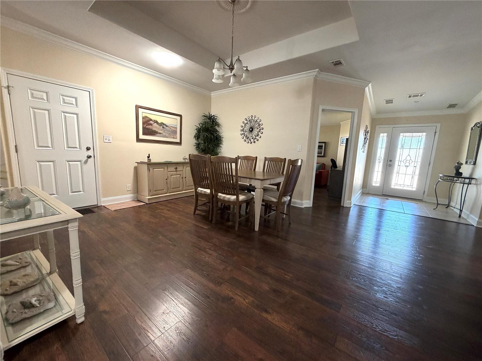COUNTRY CLUB ESTATES - Residential