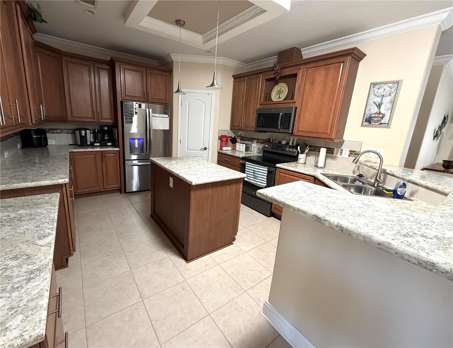 COUNTRY CLUB ESTATES - Residential